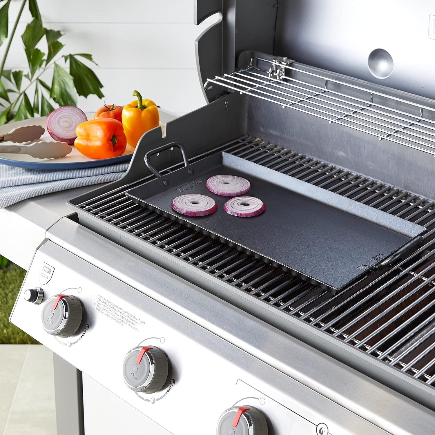 Lodge Carbon Steel Griddle, Pre-Seasoned, 18-Inch, Black image number 3