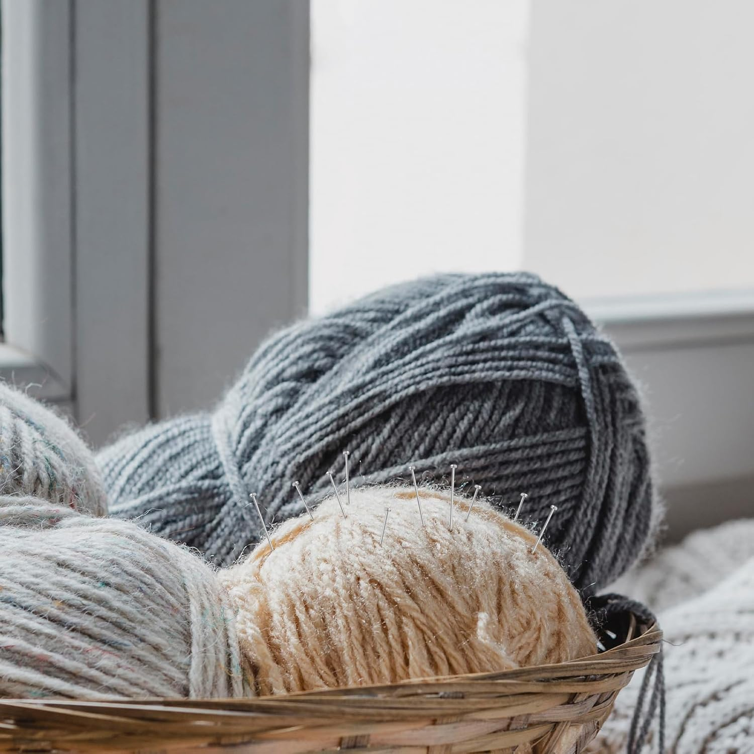 BEZANU Sewing Pins, 1000 PCS Fine Straight Pins for Jewelry Crafts, Quilting, Sewing Projects (0.6 X 26Mm) image number 6