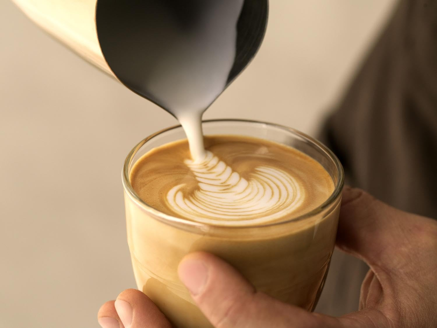 Vittoria Coffee 100% Arabica Naturally Decaffeinated Coffee Beans. 99.9% Decaf 500G. Grape-Winey Tasting Notes with Medium-Dark Roast Intensity. Chemical Free. image number 3