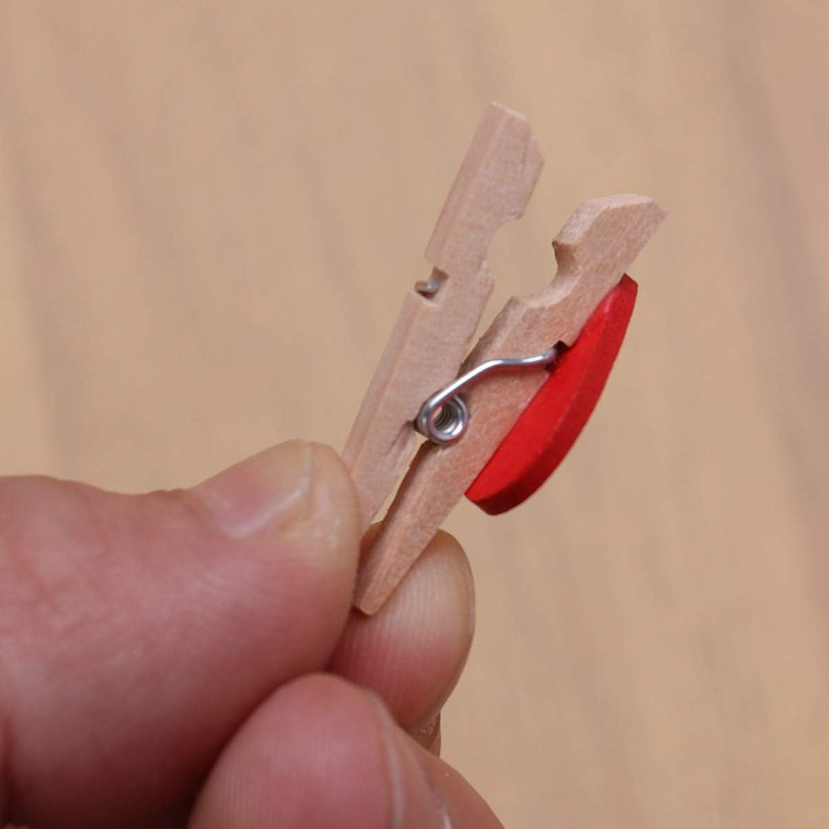 Kisangel Love Clips Mini Wooden Photo Holders Red Heart Small Craft Pegs 1.2 Inch for Home Decoration Fixation - Coffee image number 3