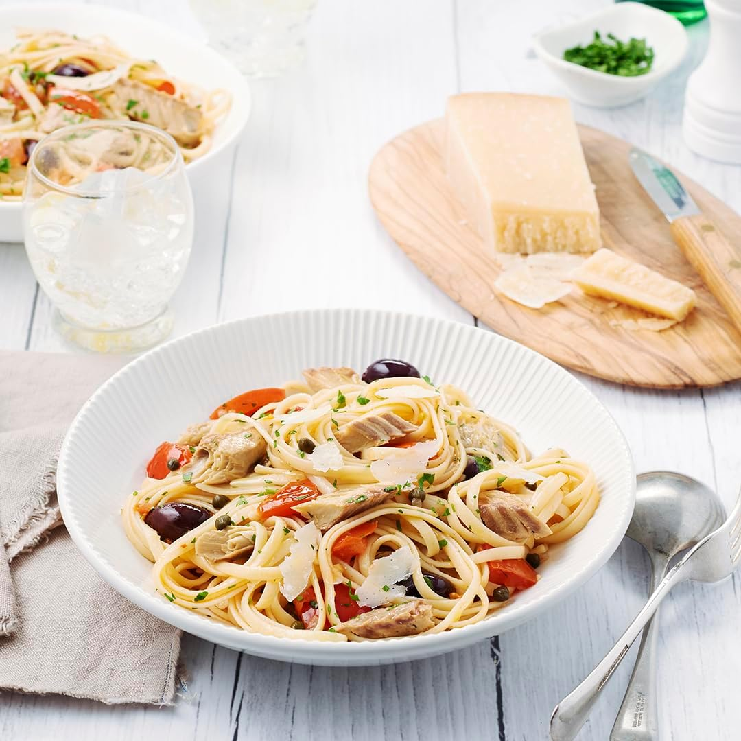 John West Wild Scottish Mackerel Fillets in Olive Oil Blend12 X 125 G image number 4