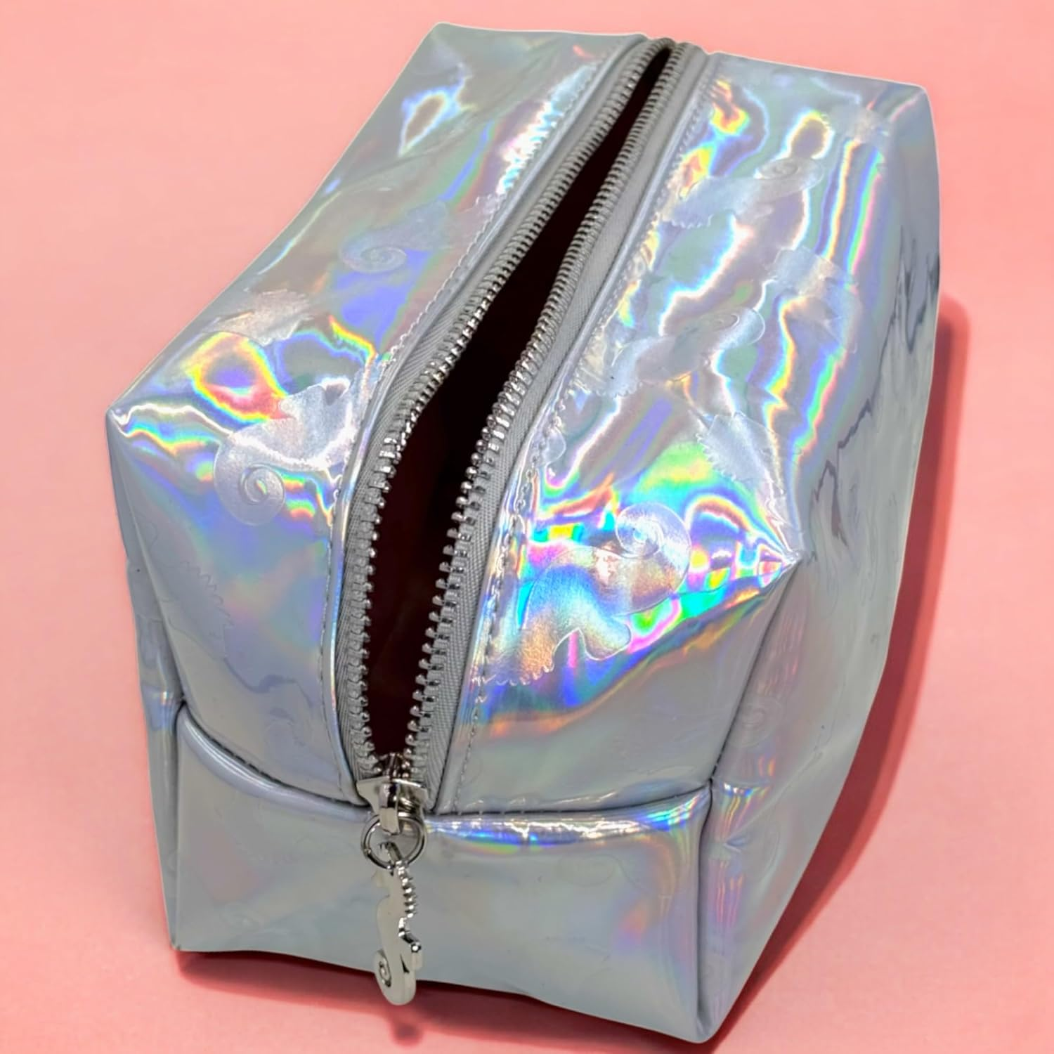 MIJOMA Beauty Bag - Holographic Seahorse Print 100% Polyester Wipe Clean Makeup Bag 17X11X10Cm, Silver, 17 Cm Breite, 11 Cm H&ouml;he, 10 Cm Tiefe, Modern