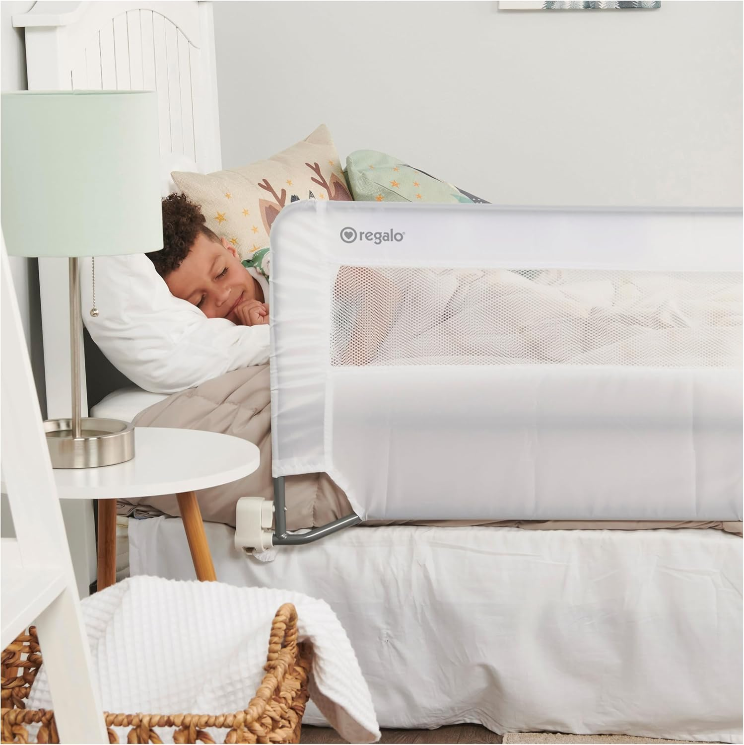 Regalo Swing down Extra Long Bedrail, White, 5 Pounds image number 3