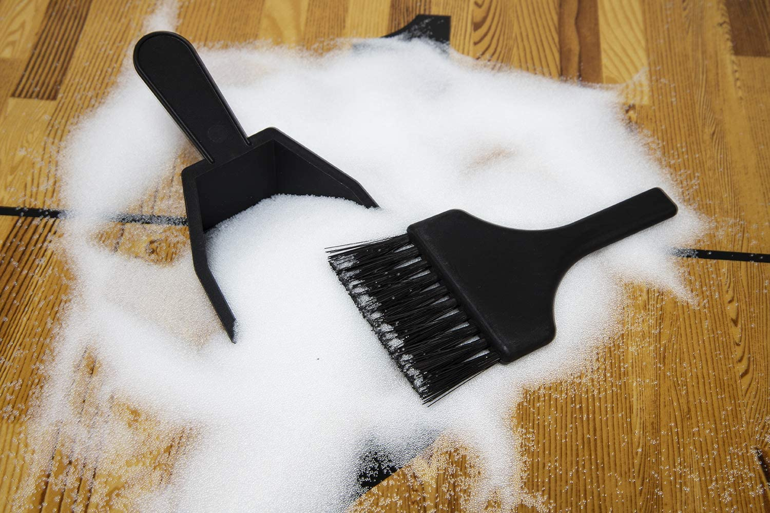 Shuffleboard Sand - Shuffleboard Wax with Mini Dustpan and Mini Brush, 2 Cans(2&times;14 Oz) image number 1