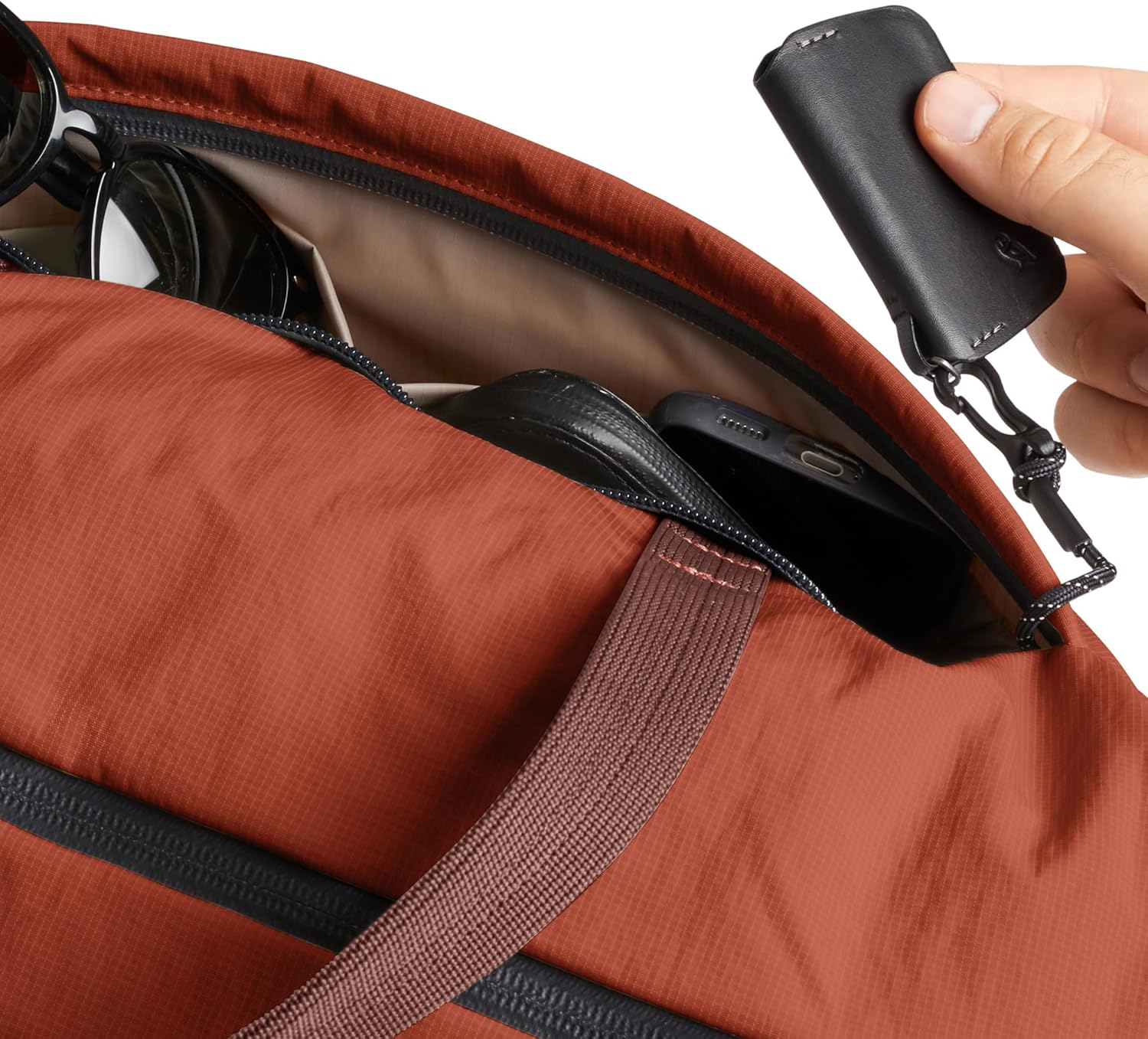 Bellroy Lite Duffel (Lightweight Technical Duffel Bag) - Black image number 7