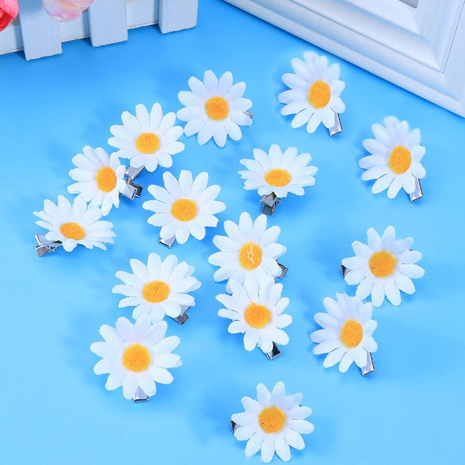 15 Pieces Daisy Hair Clips Cute Braid Accessories Small Hair Clips Flower Claws Non-Slip for Women and Girls (White) image number 3