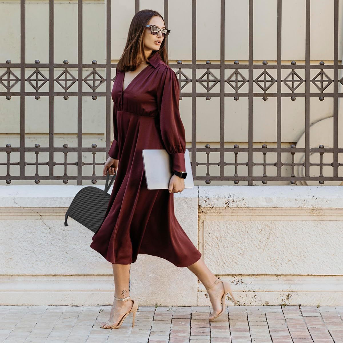 Small Foldable Gel Foam Seat Cushion for Travel 13.3" X 6.6", Foldable Gel & Memory Foam Travel Seat Cushion, Portable Chair Cushion with Handle, Portable(With Black Mesh Cover)