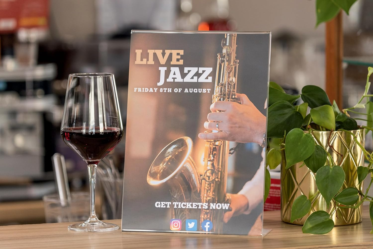 SIGEL TA210 Sign Holder, Slanted, for A4, Single-Sided Presentation, Uv Resistant Acrylic, Transparent, 3 Pcs. image number 4