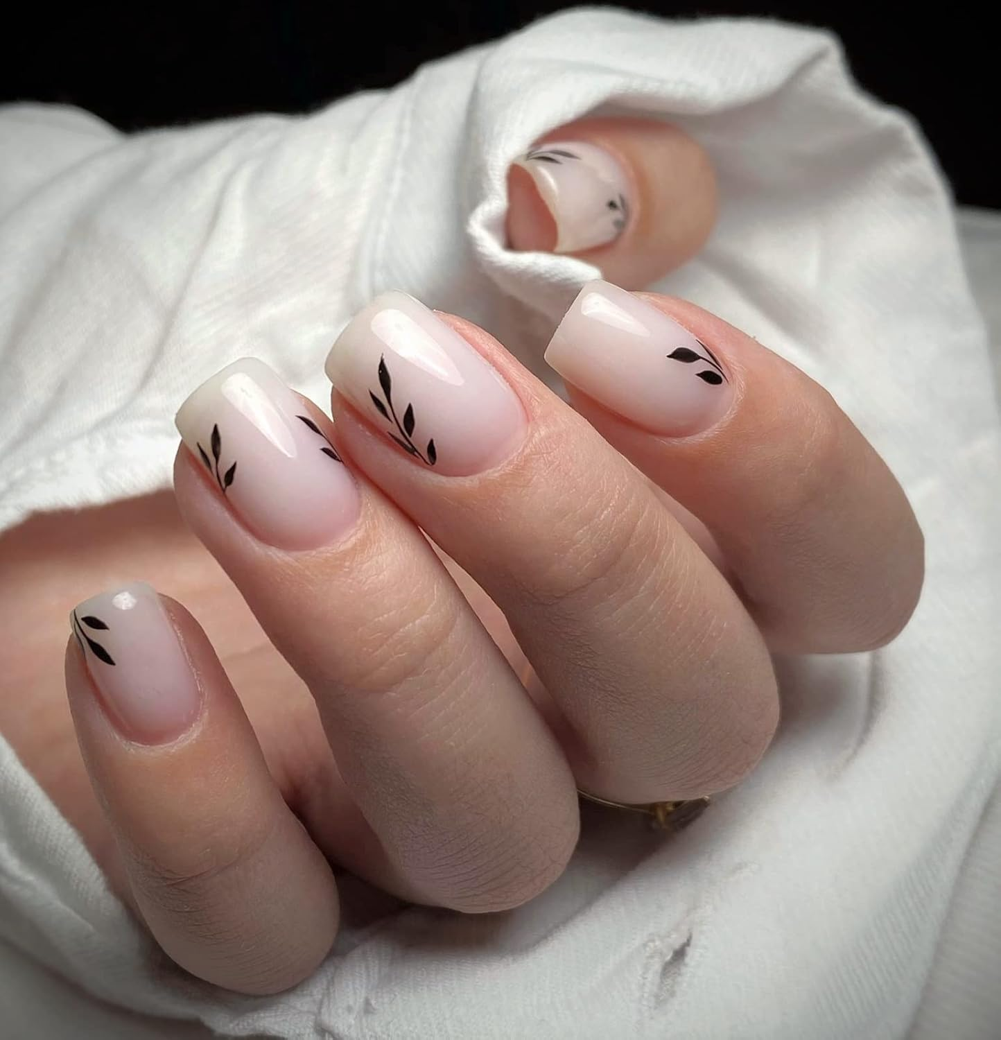 Finish 2GO High-Gloss Sealer, Milky White, without Sweating Layer, 10 Ml, in Brush Bottle, Thin End Gel (Milky White)