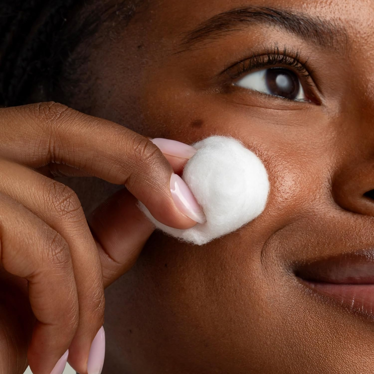 Cliganic Super Jumbo Cotton Balls (200 Count) - Hypoallergenic, Absorbent, Large Size, 100% Pure (Packaging May Vary) image number 3