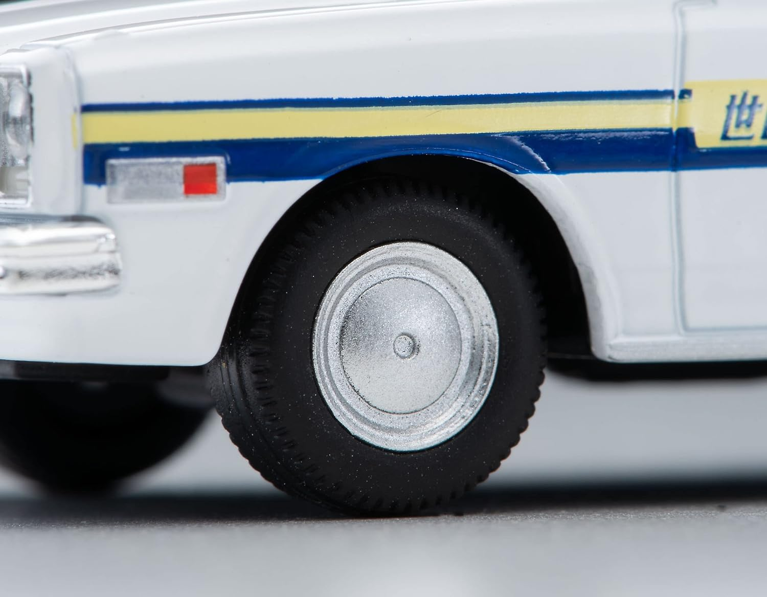 Tomica Limited Vintage Neo 1/64 Lv-N34B Mazda Luce Legato 4-Door Sedan Training Car Setagaya Automotive School Finished Product 320234 image number 3