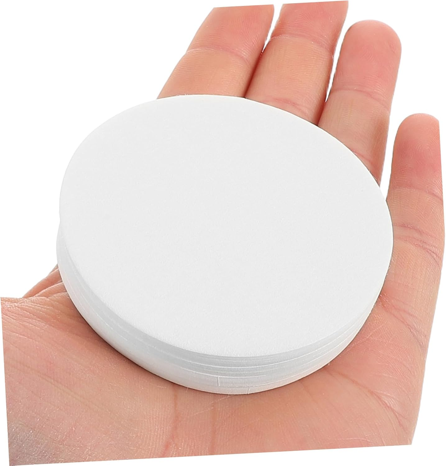 CAXUSD 600Pcs round Disposable Coffee Filter Paper for Coffee Makers Promotes Extraction and Brewing Compatible with Drip and Espresso Machines White Paper Micro-Filters for Tea Brewing