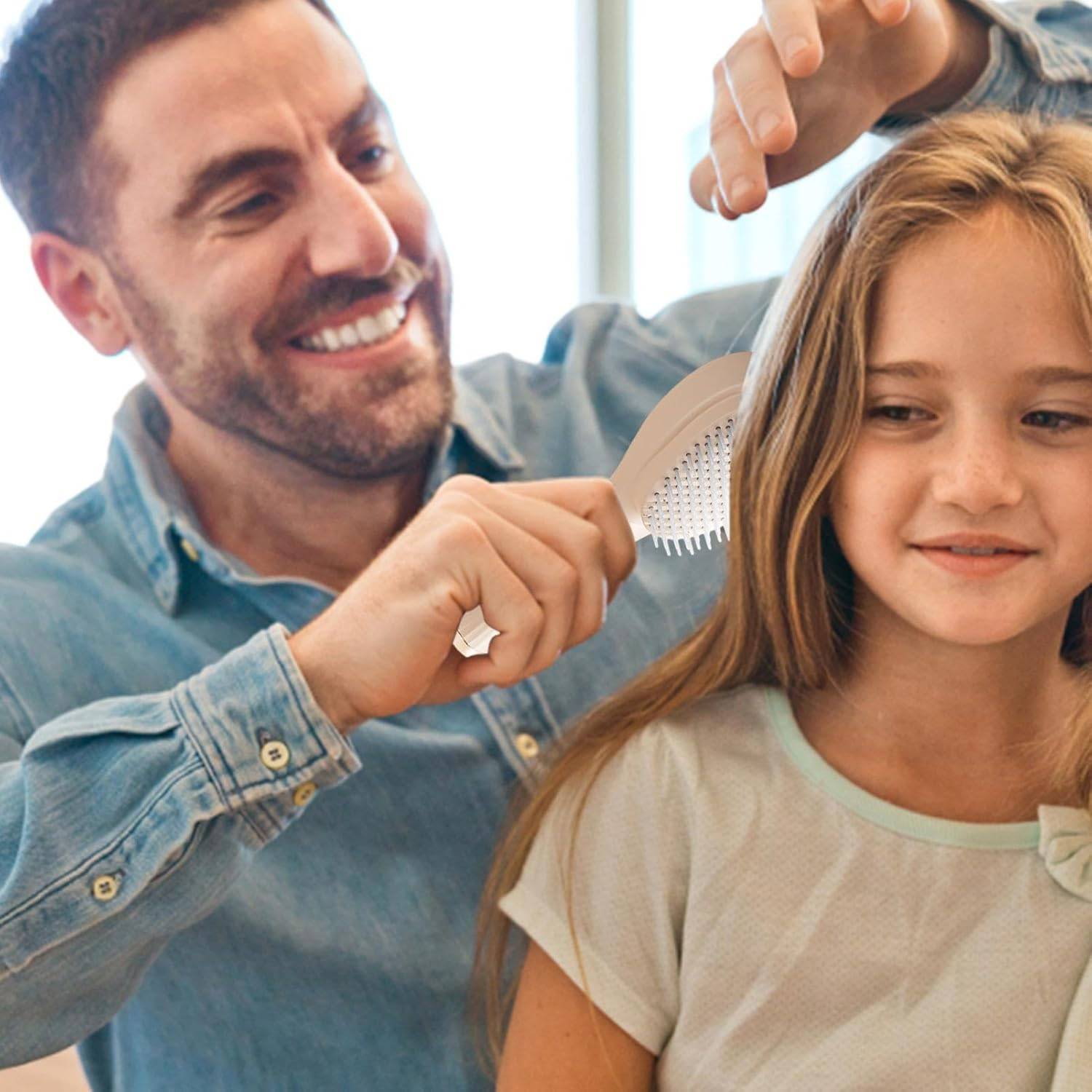 Anti Static Massage Comb | One-Click Cleaning Comb | Self-Cleaning Hairbrush anti Static Hair Comb for All Hair Types, Wet or Dry - Beige image number 6