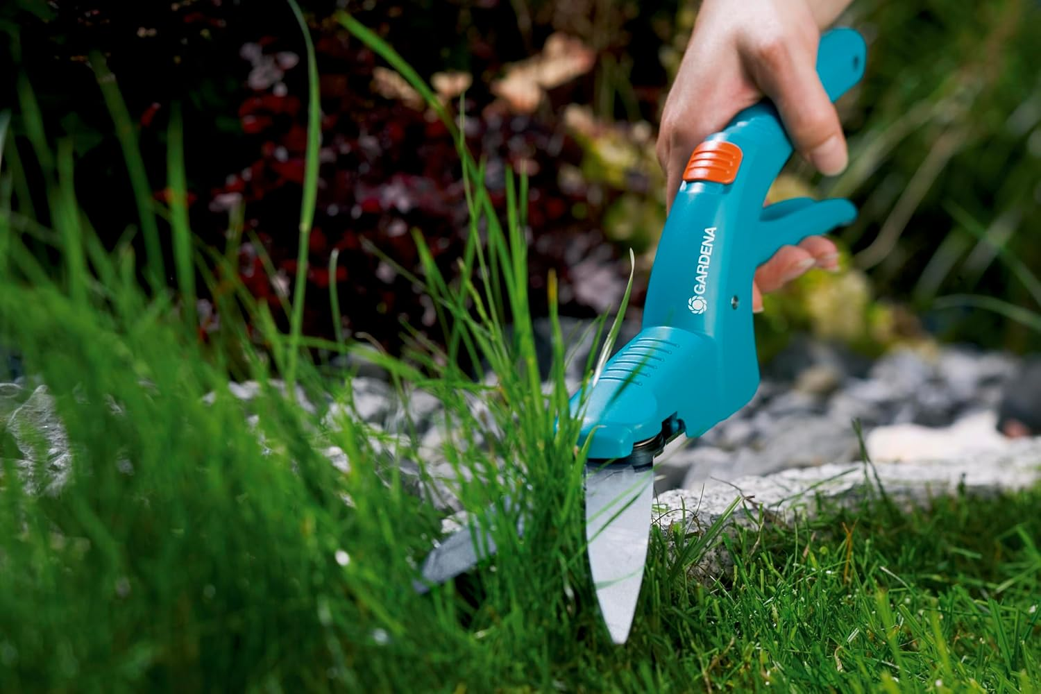 GARDENA Classic Grass Shears: Mechanical Straight-Ground Lawn-Edging Shears with Self-Sharpening Blades and Friction-Reducing Coating, Ergonomically Designed Shape (8730-30), Multicolor image number 1