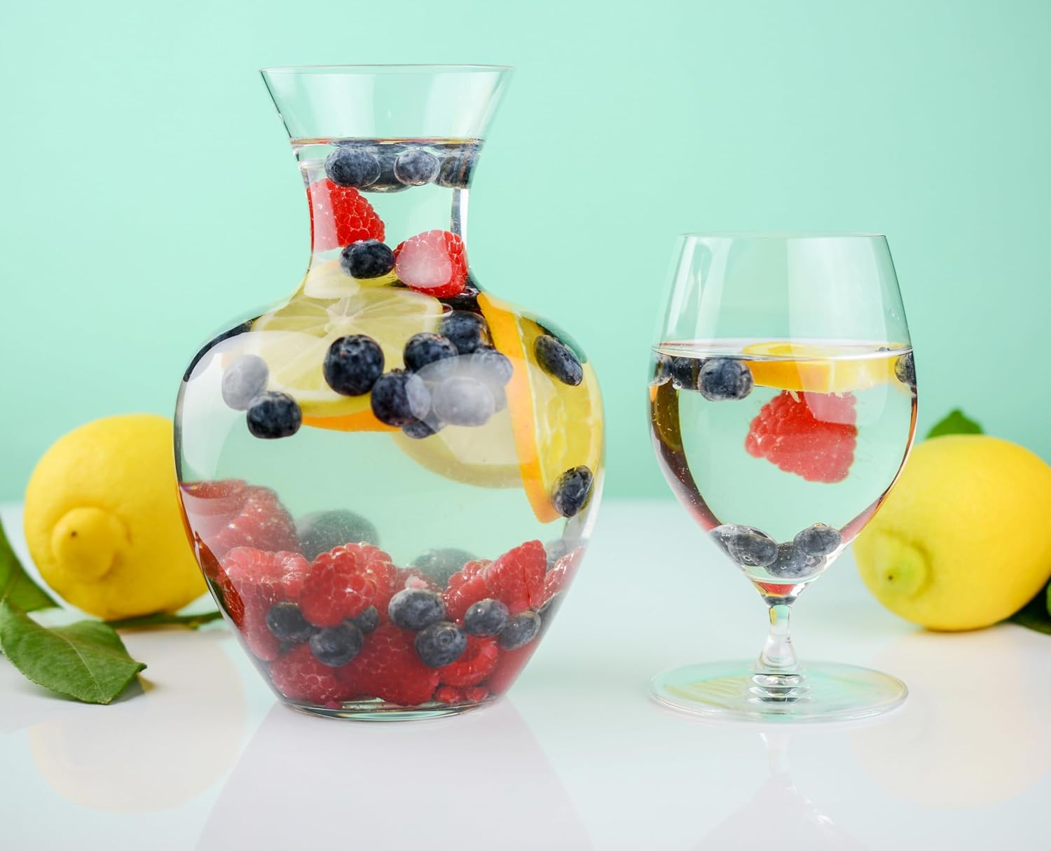 Riedel Apple NY Crystal Glass Decanter, Clear &ndash; Unique Apple-Inspired Shape for a Striking Table Display &ndash; Enhances Wine&rsquo;S Flavour by Allowing Proper Aeration &ndash; 1500 Ml Capacity image number 5