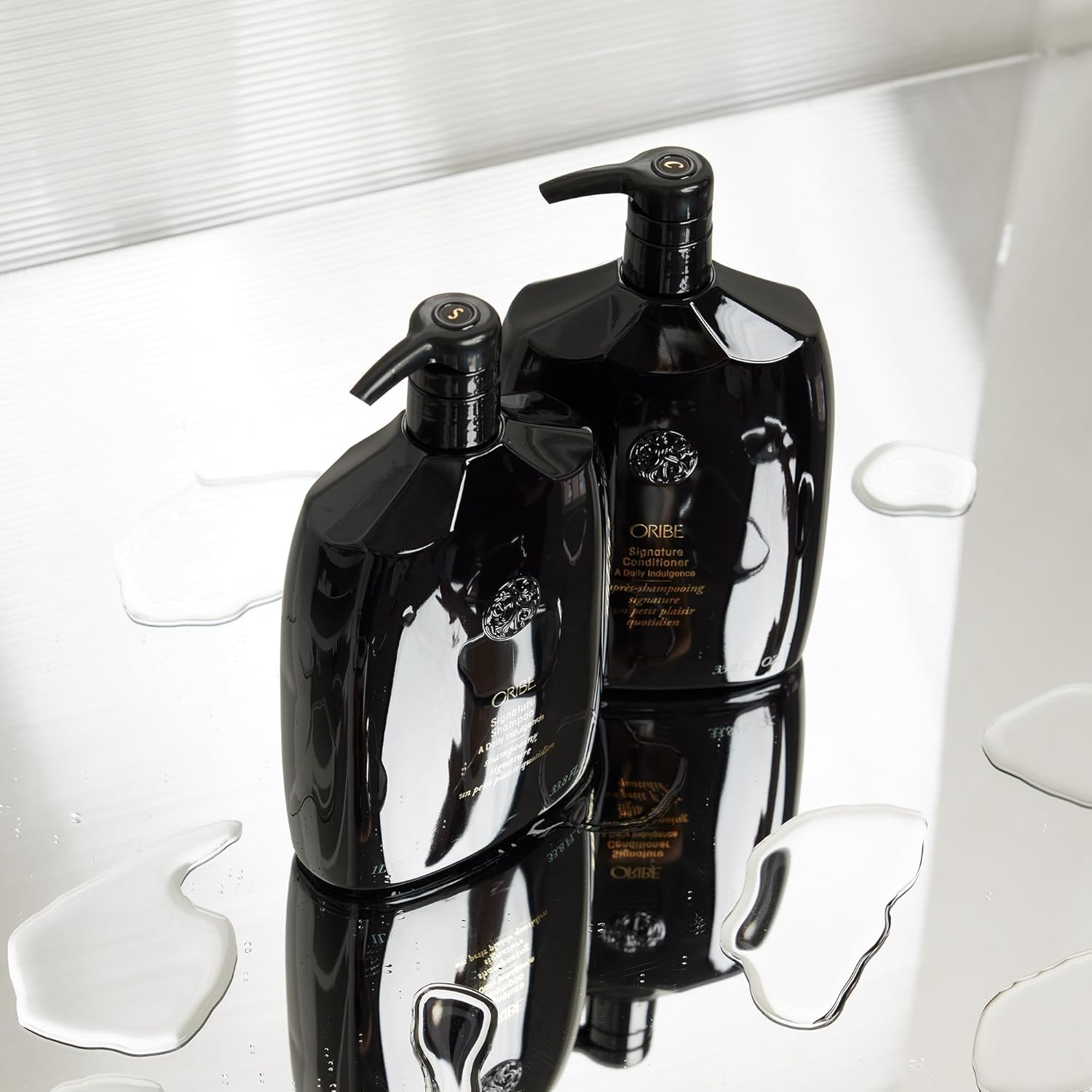 Oribe Signature Shampoo image number 2