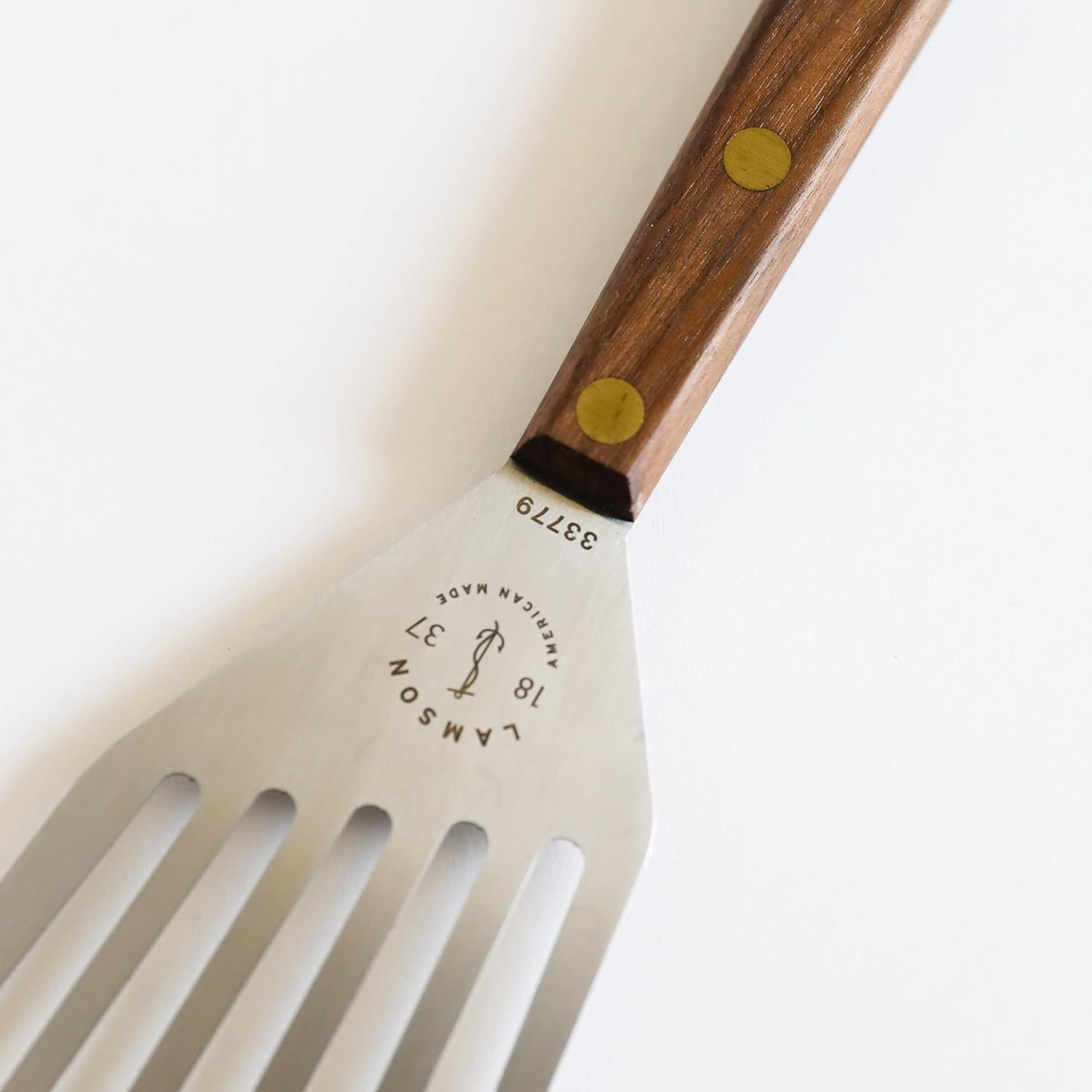Lamson 4" X 9" Jumbo Slotted Chef'S Turner, Walnut Handle - Right-Hand image number 4