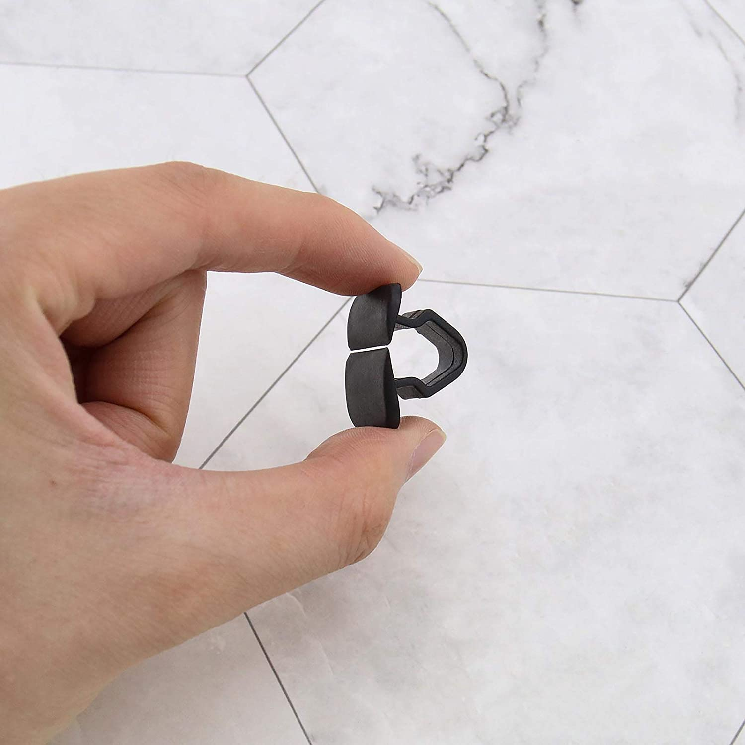 Emsea 20Pcs Car Bonnet Insulation Pad Holder Clip Auto Hood Plastic Buckle Fastener Retainer 1251866 1H5863849A01C Black Fits 15Mm Hole