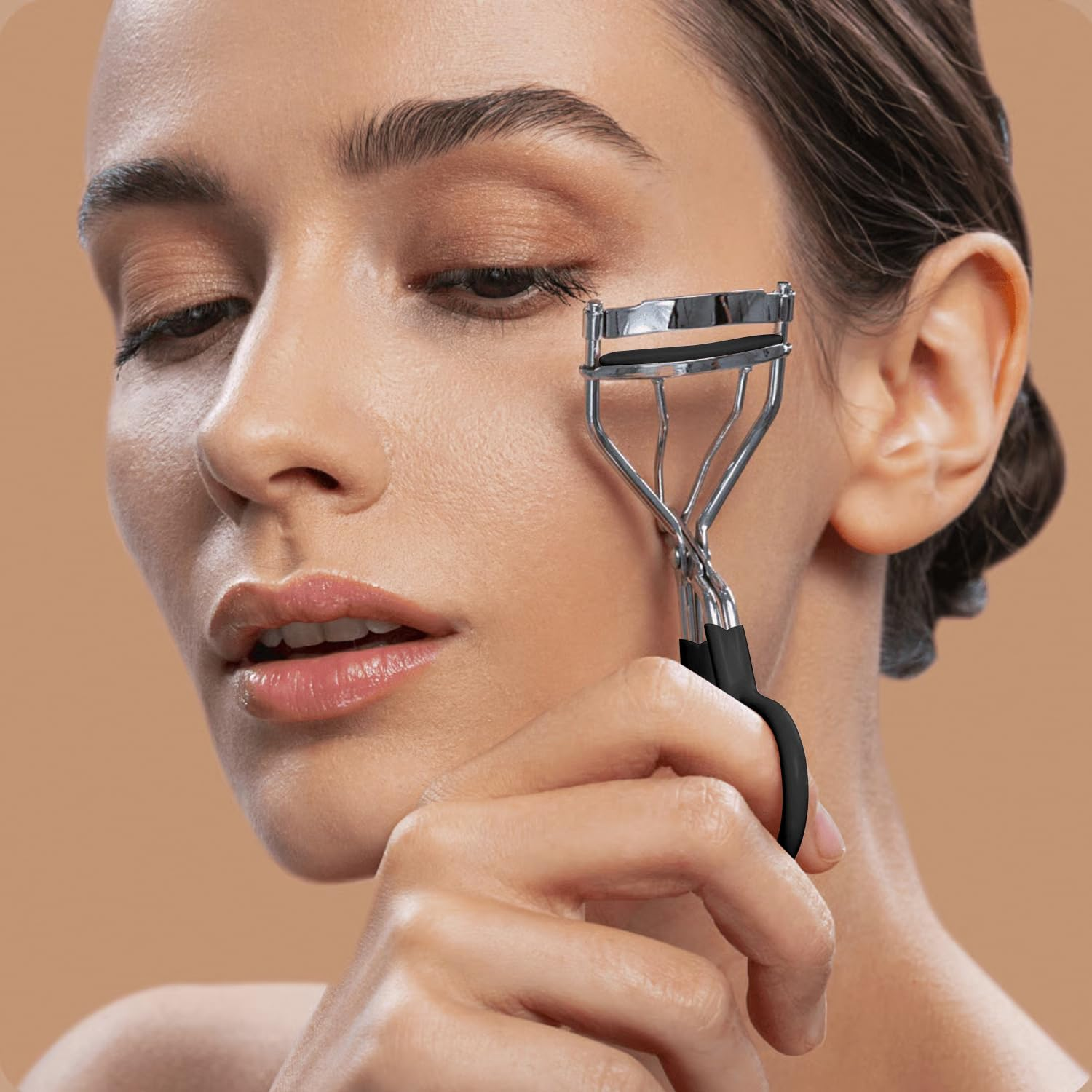 IGXX Eyelash Curler Refills (48Pcs), Silicone Replacement Pads for Most Eyelash Curlers, Travel Friendly Case for Effortless Eyelash Bending image number 4