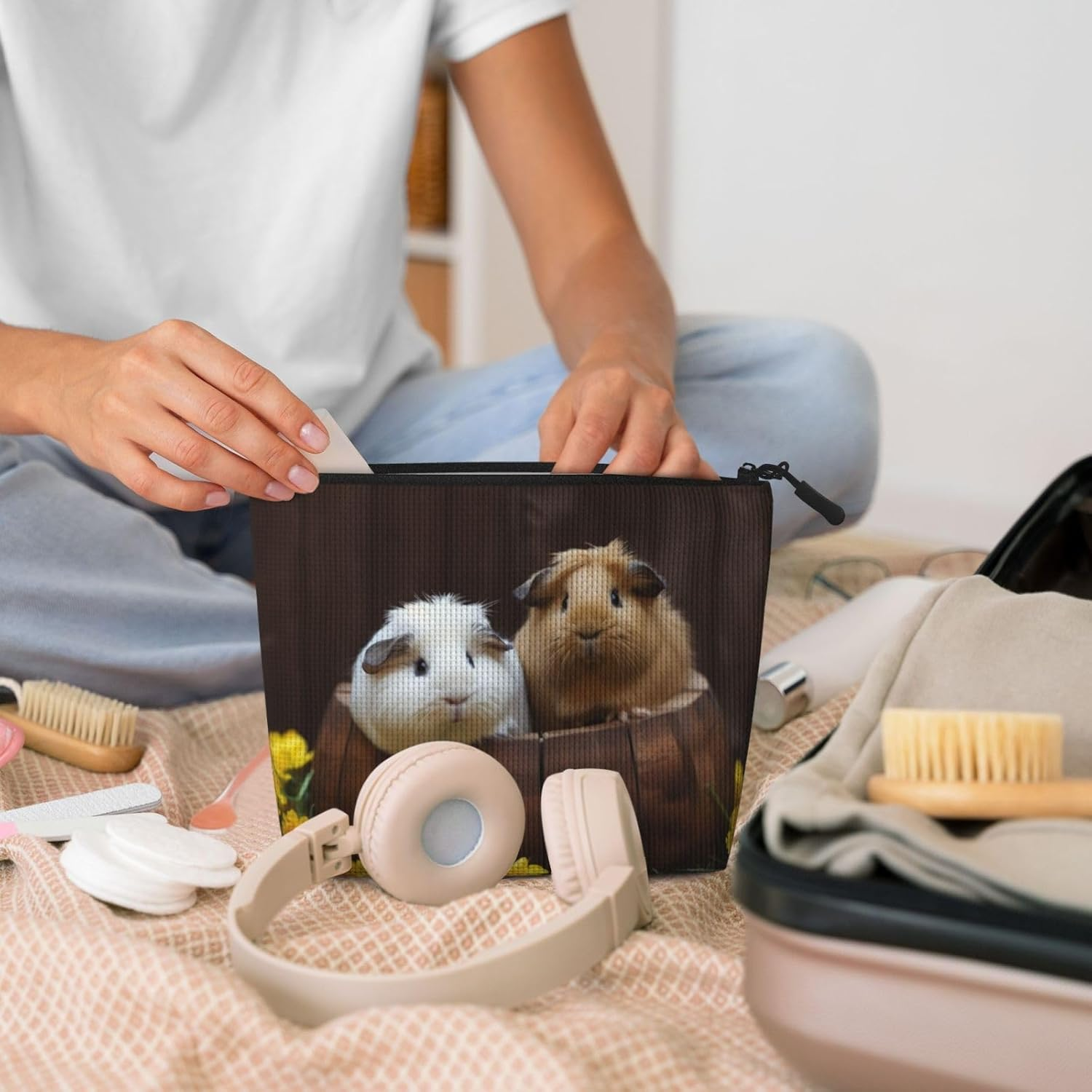 Linen Makeup Bag for Women, Waterproof Travel Cosmetic Organizer Lightweight Zipper Travel Toiletry Bag Organizer Guinea Pigs Makeup Brushes Storage Bag image number 4