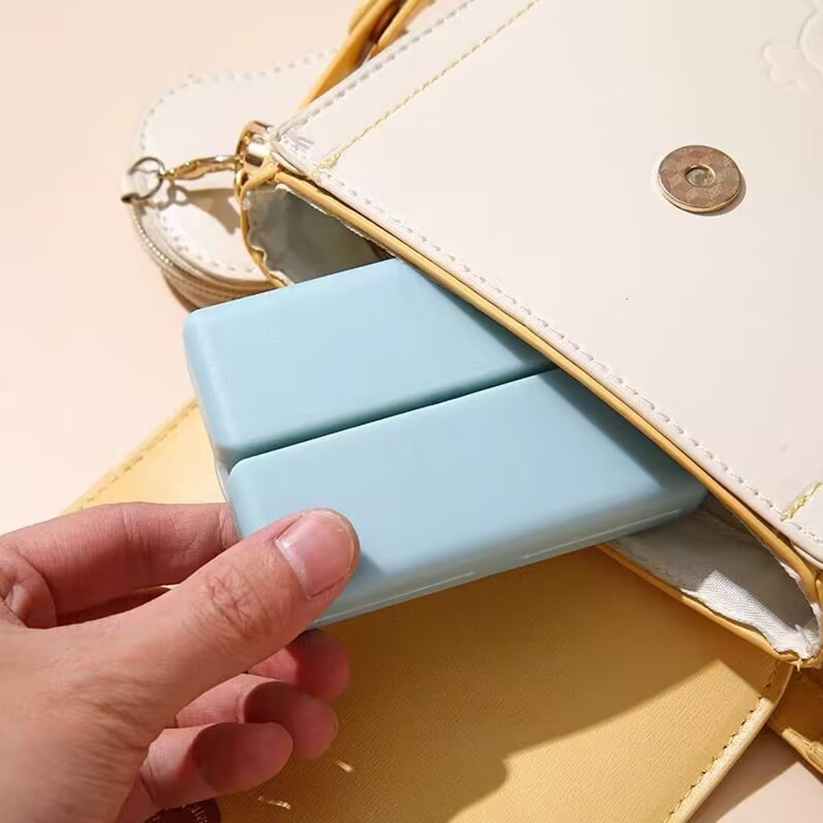 AIMALL 4 PCS Seven-Day Medicine Box, Magnetic Absorption Folding Pill Organizer, 7-Cell Independent Classification Box for Weekly Medication image number 2