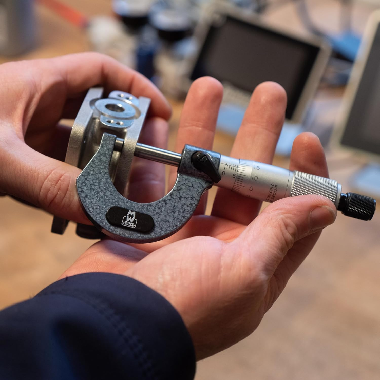 Moore & Wright Traditional outside Micrometer, 0-25Mm image number 6