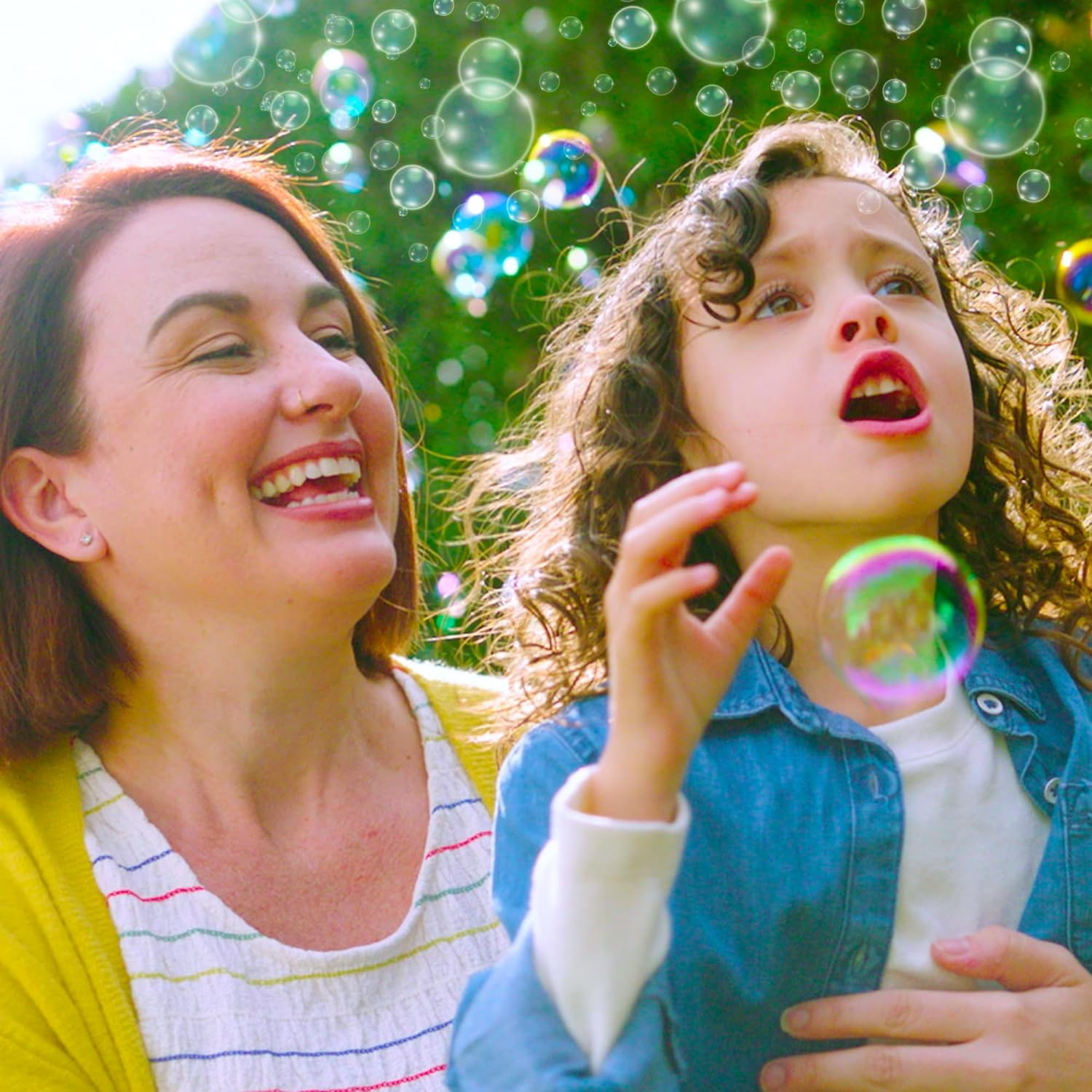 Gazillion Giant Bubble Solution 2 L &ndash; Lab‑Formulated for Huge, Stretchy Bubbles, Safe Non‑Toxic, No‑Stain, Includes Large Bubble Wand, Refill for Bubble Machines, Wands & Guns, Kids Ages 3 +