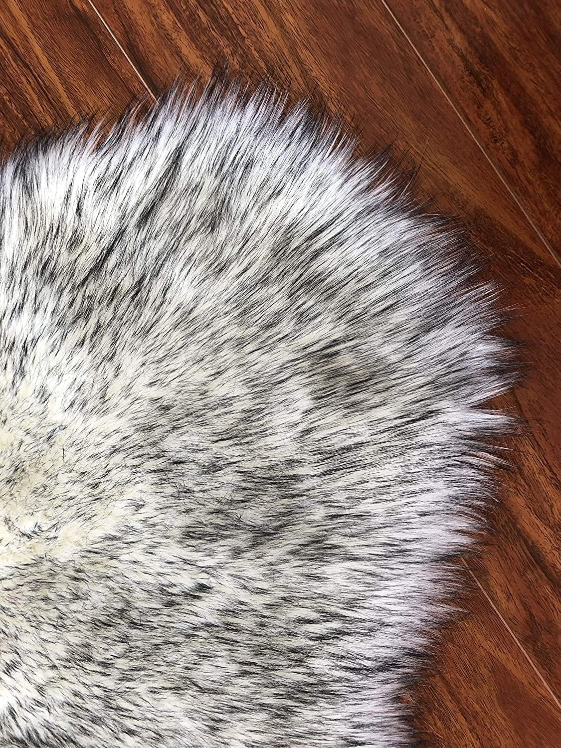 Soft Faux Sheepskin Fur Rug Fluffy Area Rug Floor Mat Luxury Carpets Chair Cover Seat Pad Shaggy Rug for Bedroom Sofa Living Room (2 X 5 Ft Sheepskin, White Grey - Black image number 6
