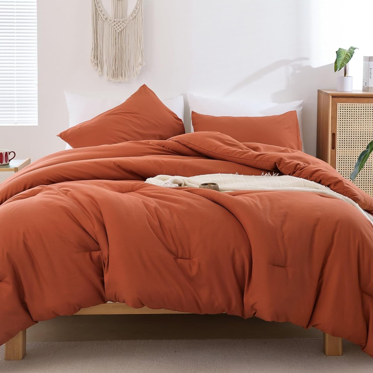 ROSGONIA Queen Comforter Set Burnt Orange, 3Pcs (1 Boho Terracotta Comforter & 2 Pillowcases), Lightweight Fall Bedding Rust Blanket All Season Quilt image number 5