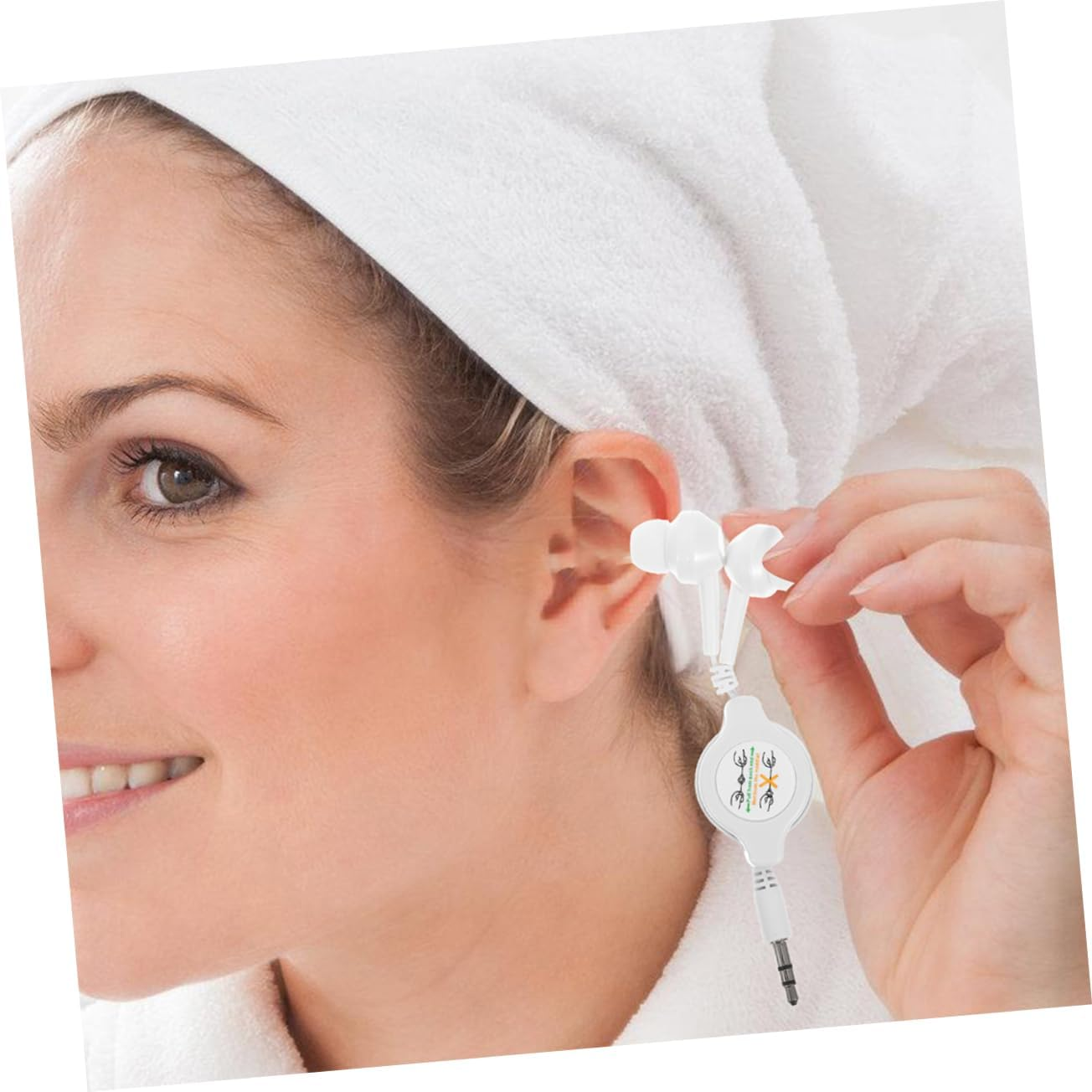 2Pcs Retractable in Ear Headphones Comfortable Noise Isolating Earbuds for Sports and Travel Portable Design Wired Earbuds for Daily Use image number 4