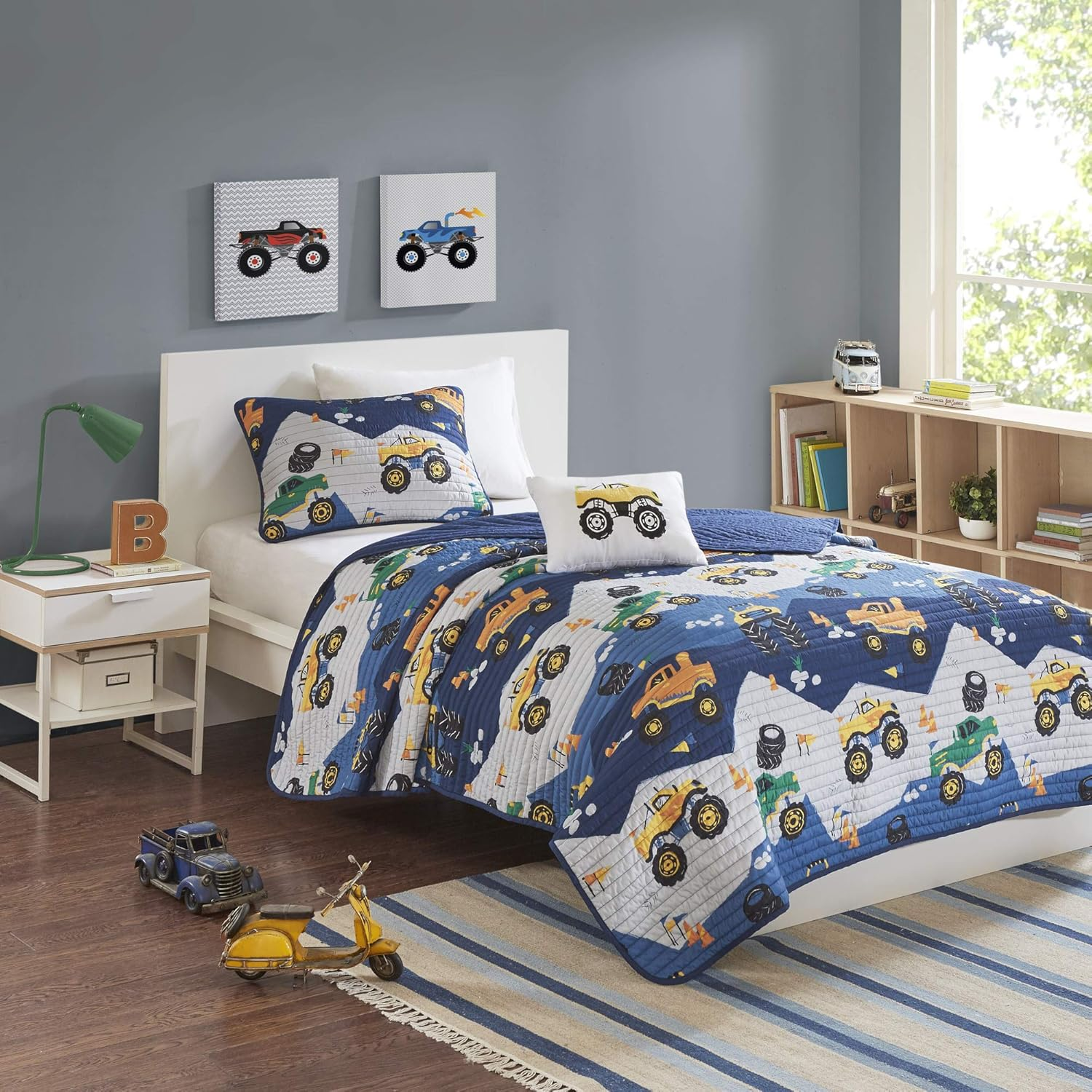 Mi Zone Kids Nash Reversible Quilt Set, Vibrant Fun Design, Lightweight All Season Children Bedding, Coverlet Bedspread, Boys Bedroom D&eacute;cor, Full/Queen, Big Wheel Monster Trucks 4 Piece image number 6