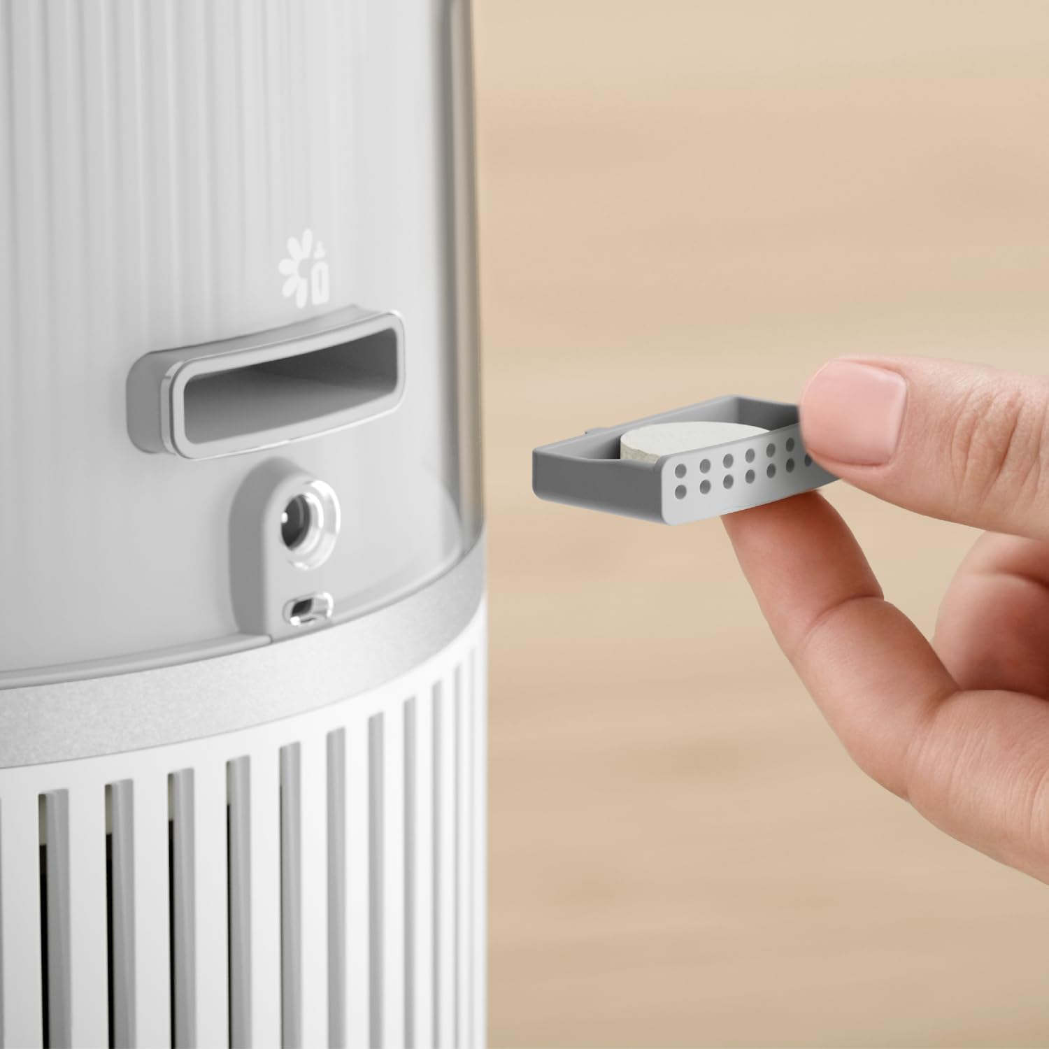 Philips Air Humidifier Series 5000, Smart Humidification for Rooms up to 56M&sup2;, Ultra Quiet Sleep Mode (12 Db), Humidity Sensor, Aroma Add-On, Ambient Light, 400 Ml/H, 4,5L Tank, White (HU5710/00) image number 1