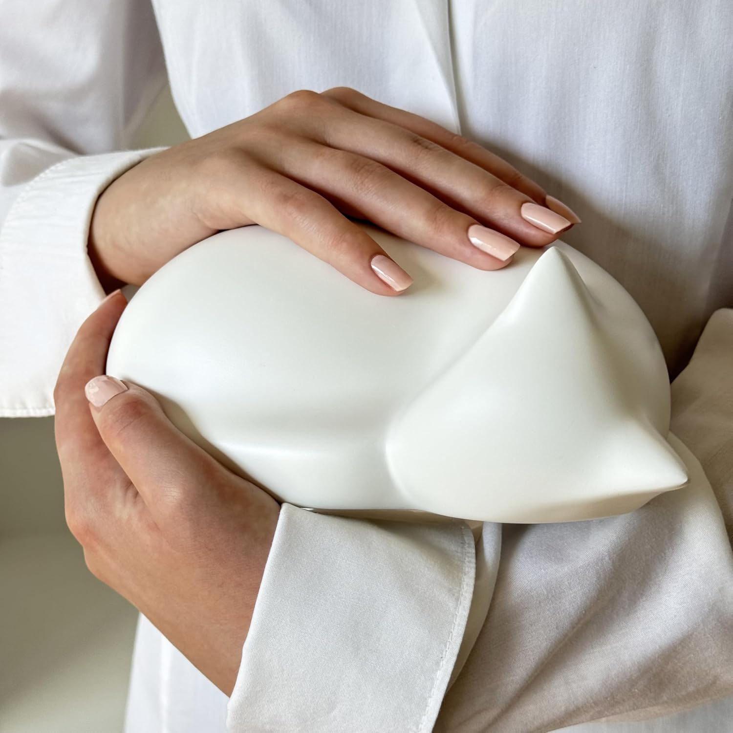 Comemori Pet Cat Urn (White) image number 1