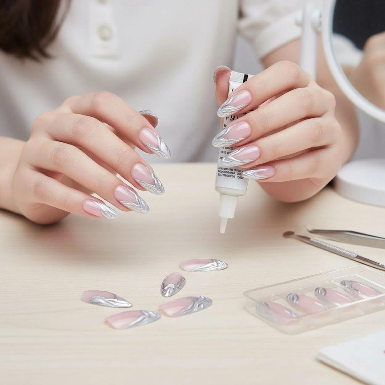 Kivano Almond Press on Nails with French Tip Design, Reusable False Nails Kit for Manicure at Home - 24 Pcs in 12 Sizes, Easy to Apply, Salon Style - Kivano image number 3