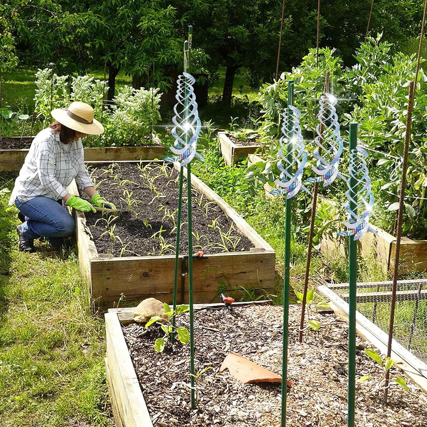 MLUOTALY 8 Pcs Bird Spiral Reflectors, 15.7 Inch Anti-Bird Spiral Reflector Scare Tool, Hanging Reflection to Scare Pigeons and Other Small Birds, Garden Porch Decoration image number 3