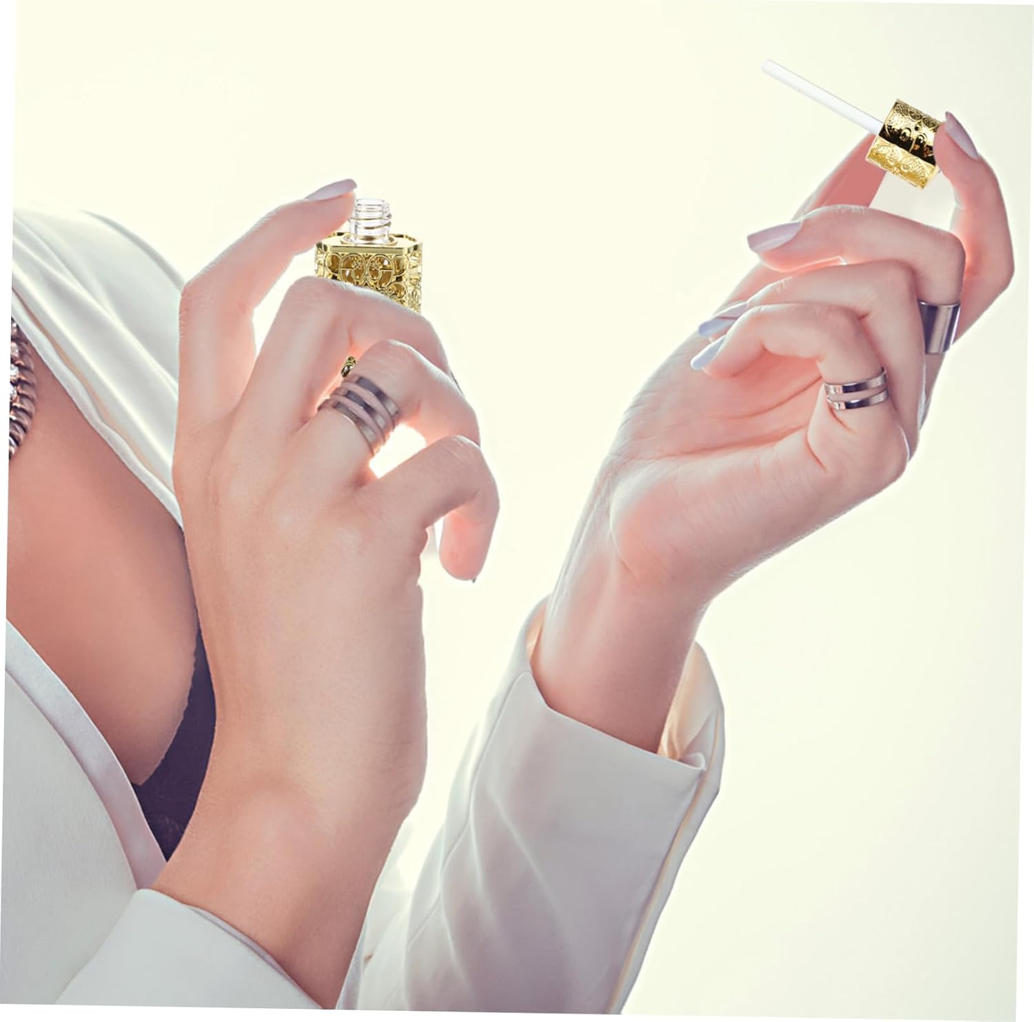 KOMBIUDA 3Pcs Perfume Bottle Essential Oil Spray Cosmetic Dispenser Leakproof Metal Travel Bottle Hollow Engraving image number 2