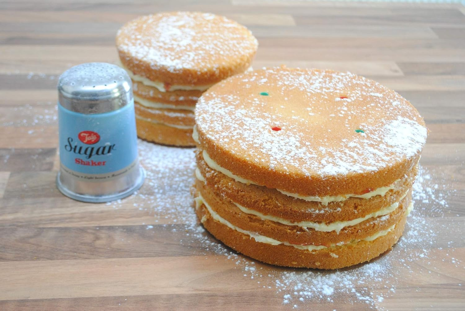 Tala Orignals Cake Storage Tins, Set of 3 round Nesting Cake Storage Tins, Perfect for Storing Cakes, Biscuits and Savoury Goods, Sizes Are 25.5Cm X 10Cm, 22 X 9.5Cm and 17Cm X 8.2Cm image number 2