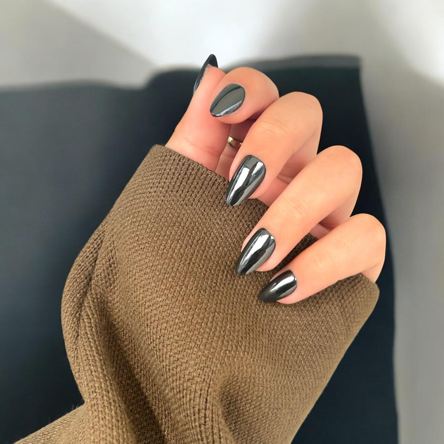 NKA Press-On Nails Kit, 30 Soft Acrylic Nails in 15 Sizes with Nail Glue, Sticky Tabs, Prep Tools & Reusable Case &ndash; Long-Lasting, Salon Look, Glazed Black Short Almond image number 4