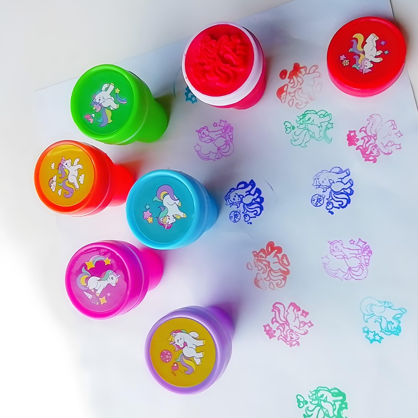 12 Pcs Animals Unicorn Stamps Signet Animals Themed Self-Inking Stampers Birthday Party Favors Supplies Washable Stampers Crafts Party Favor School Prizes