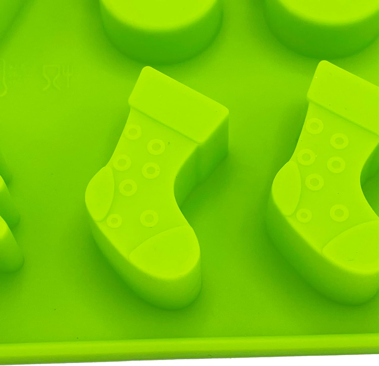 Christmas Xmas Baking Bakers Silicone Mould 12 Piece Chocolate Wax Melts Treats Jelly Ice Candy Biscuits Treats Sweets