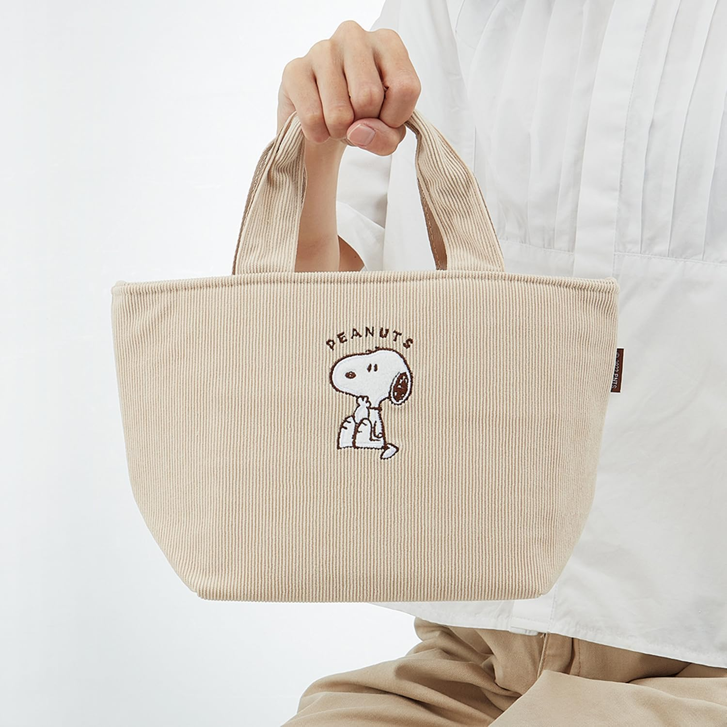 Skater KCOB2-A Snoopy Corduroy Fabric, Insulated, Thermal Lunch Bag, 11.8 X 4.7 X 7.1 Inches (30 X 12 X 18 Cm)