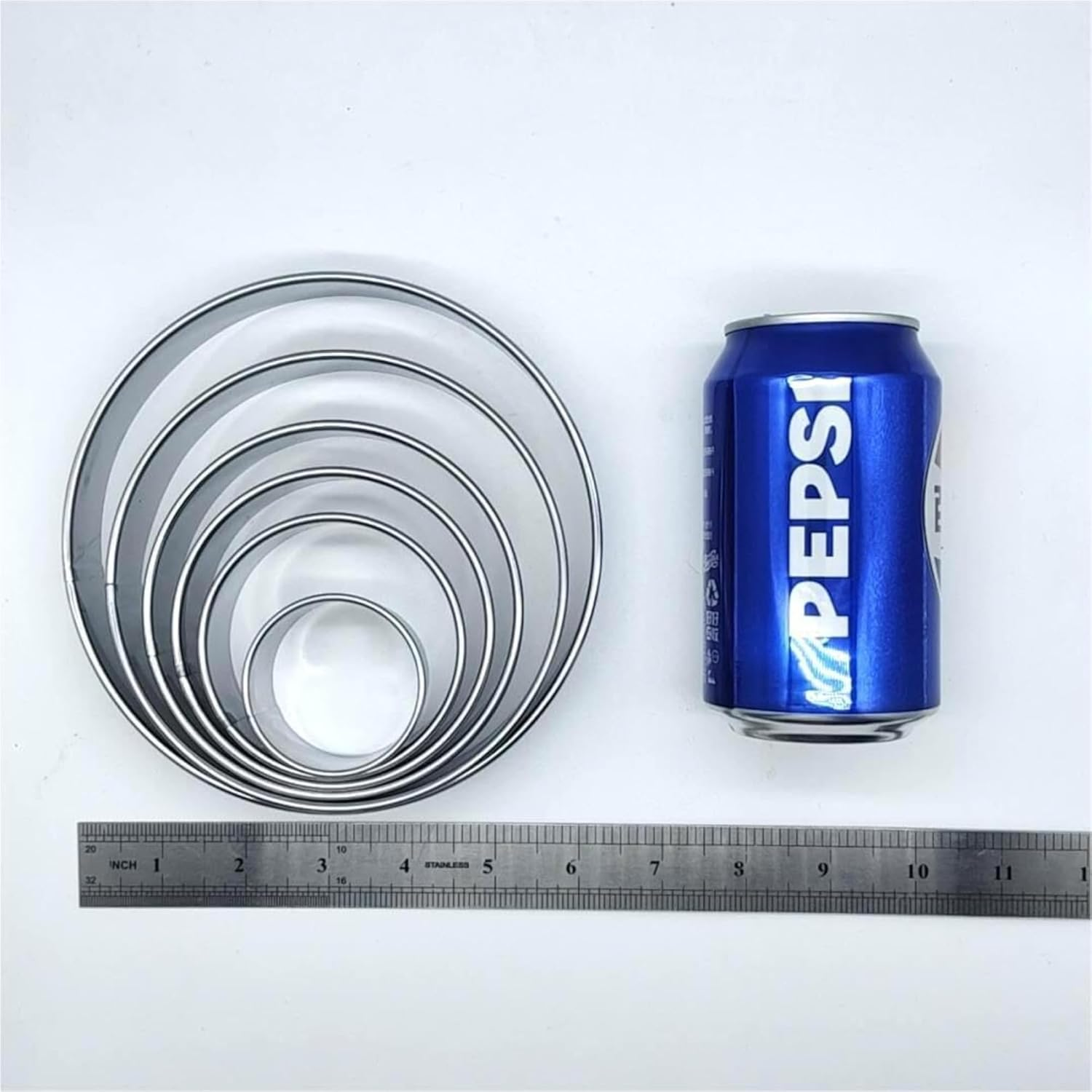 6 PCS round Cookie Cutter Set (2, 3, 3.5, 4, 5, 6 Inch) DOCZEN Large Stainless Steel Circle Cutters Donut Cutter for Baking, Biscuits, Cakes, Sandwiches - Durable & Easy to Clean image number 5