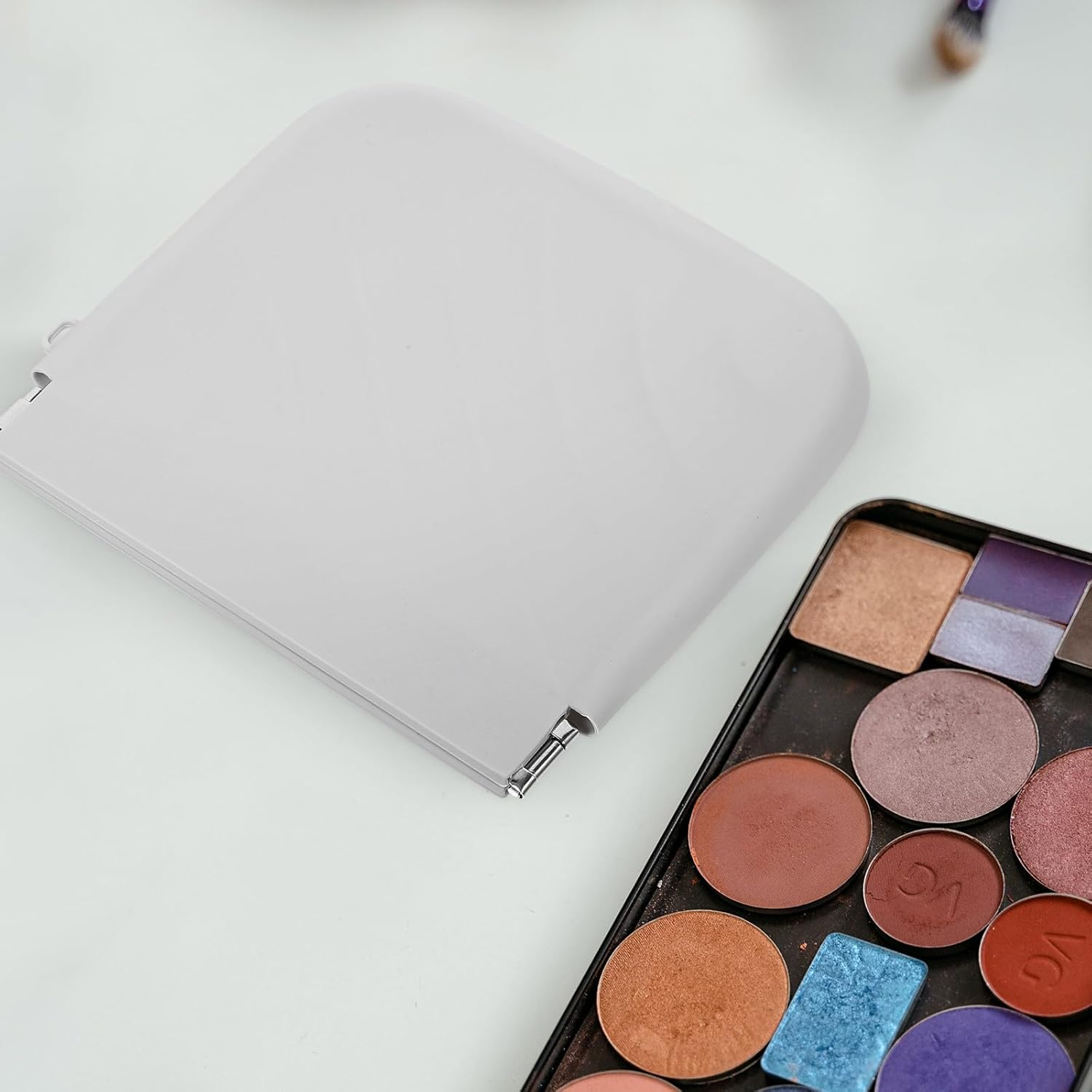 VOSAREA Small Gray Silicone Makeup Bag for Women, Travel Cosmetics Pouch Snap Closure, Compact Lipstick Organizer and Coin Purse for Outdoor Use image number 6