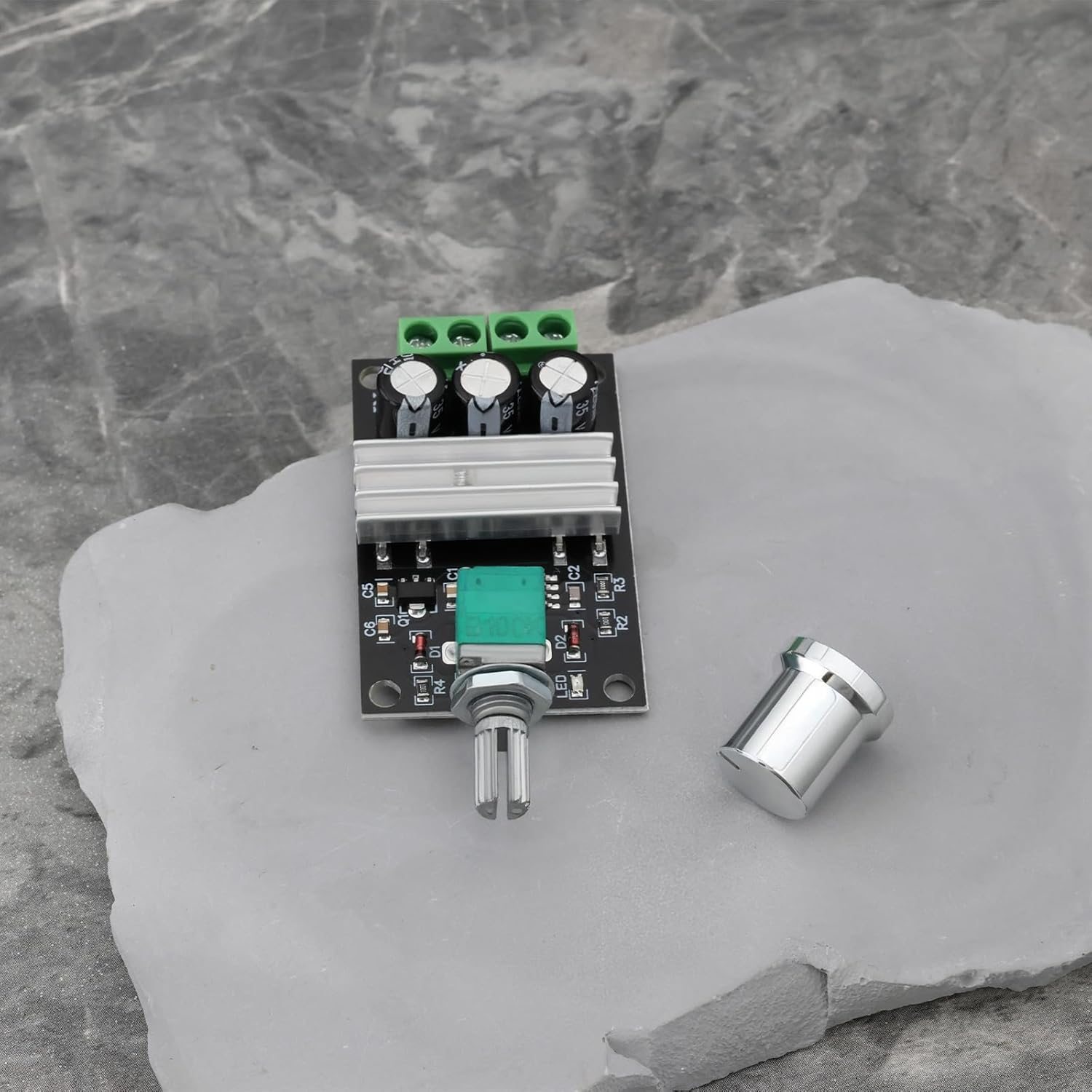 SING F LTD 3Pcs Model Railway Speed Controller PWM DC Motor Speed Controllers 6V-28V 3A Compatible with Hornby Compatible with Gaugemaster 50X32X15Mm image number 4