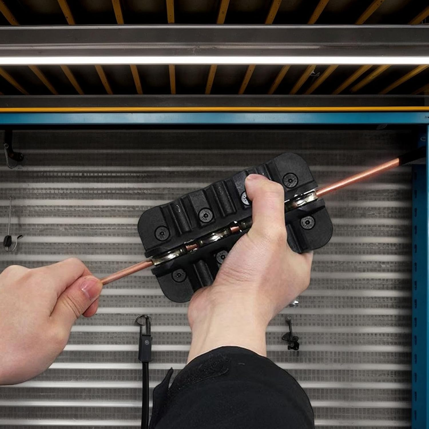 Wire Straightener | Labor-Saving 3/8 Tubing Straightener Tube Straightening Tools | Tube Straightener Handheld Tubing, Pipe Straightening Tool for Professionals, Beginners image number 4