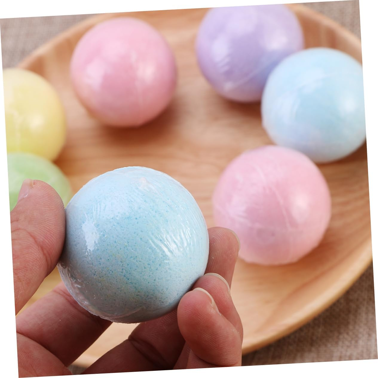 MERRYHAPY 8Pcs round Bathing Balls Natural Ingredients for Relaxing Bath Experience Mixed Colors for Men and Women Moisturizing and Skin-Cleansing Benefits