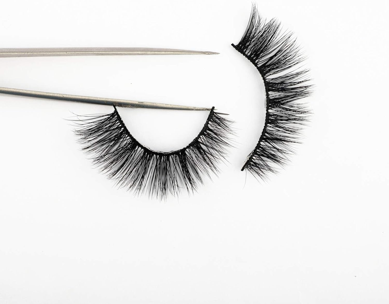 Magnetic Eyelashes with Magnetic Eyeliner Kit, Natural and Long Lasting False Eyelashes, Reusable Magnetic False Eyelashes without Glue image number 1