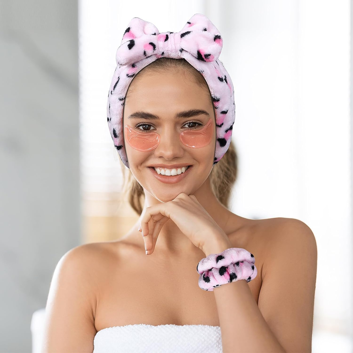 3 Pack Spa Headband Set - Pink Leopard Print Plush Headband & Wrist Cuffs for Women Girls,Soft Microfiber Face Wash, Skincare, Makeup & Bath Accessories Gift image number 6