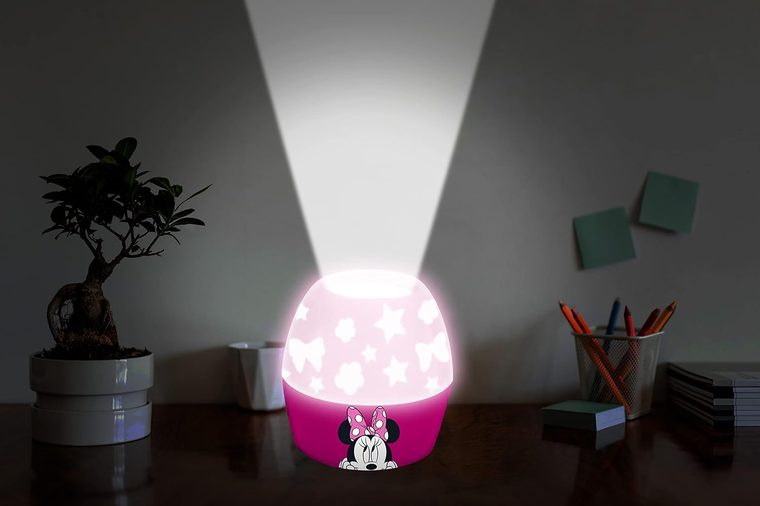 Idea Nuova Disney Minnie Mouse Scene Projection Kids Lamp and Nightlight image number 5