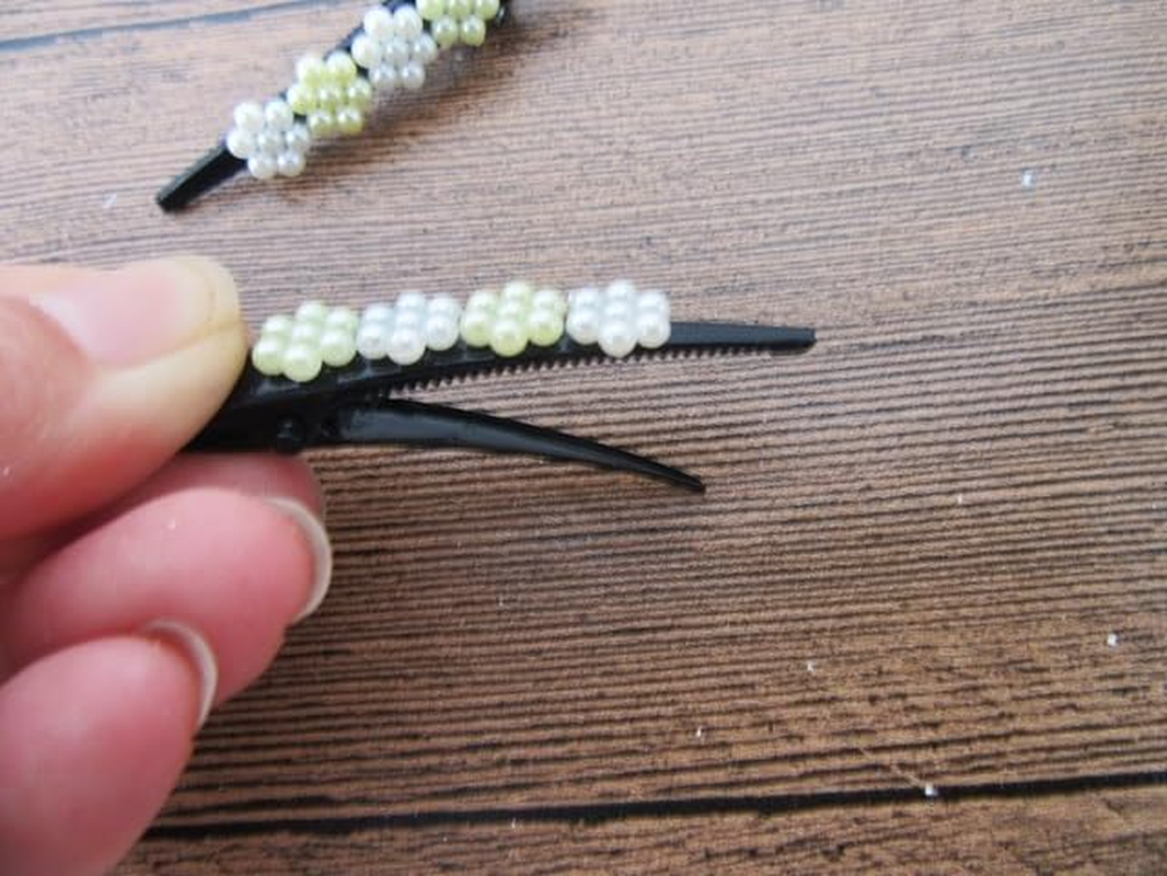 12Prs Metal Hair Clips with Rhinestone/Pearl Assorted image number 3